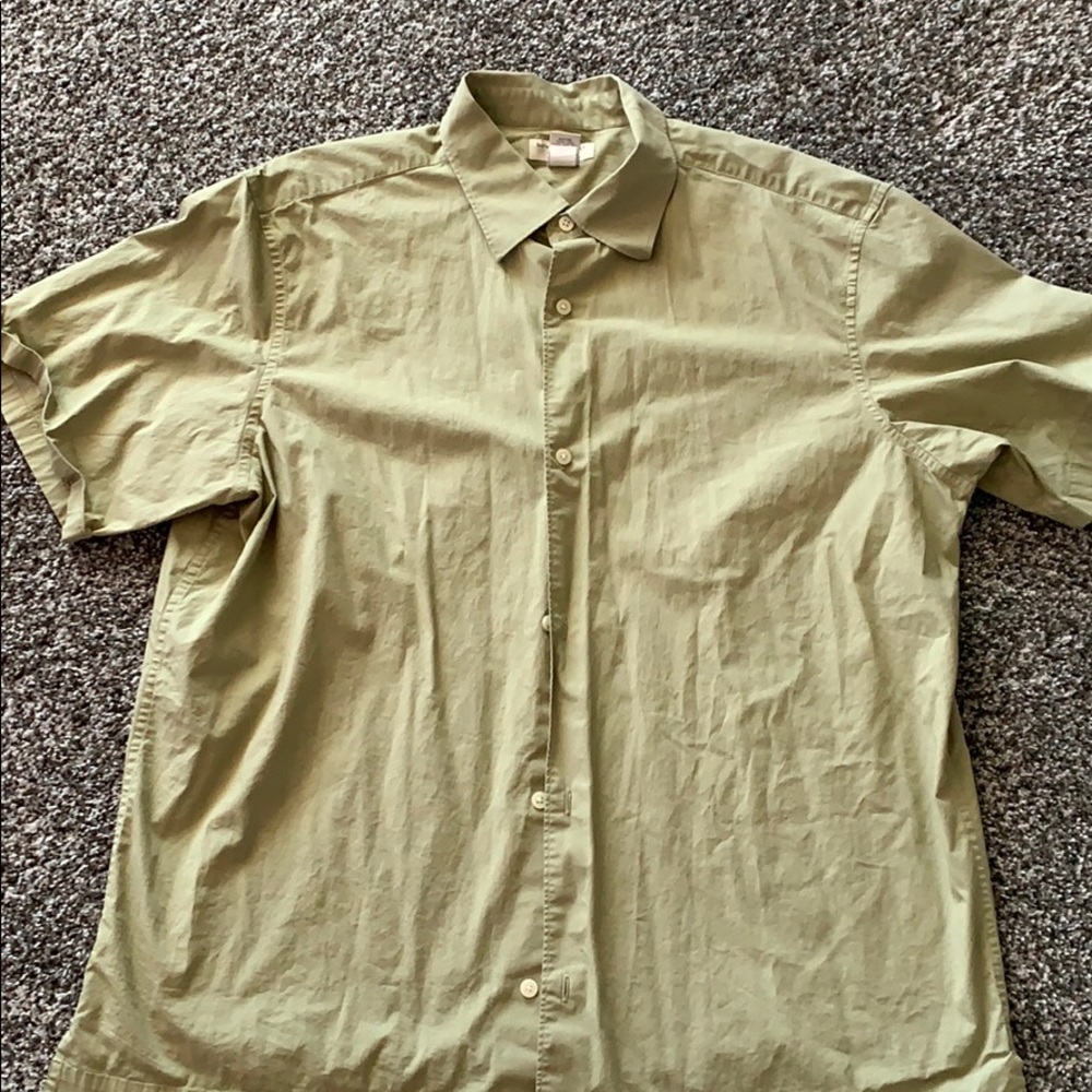 Banana Republic men’s short sleeve shirt